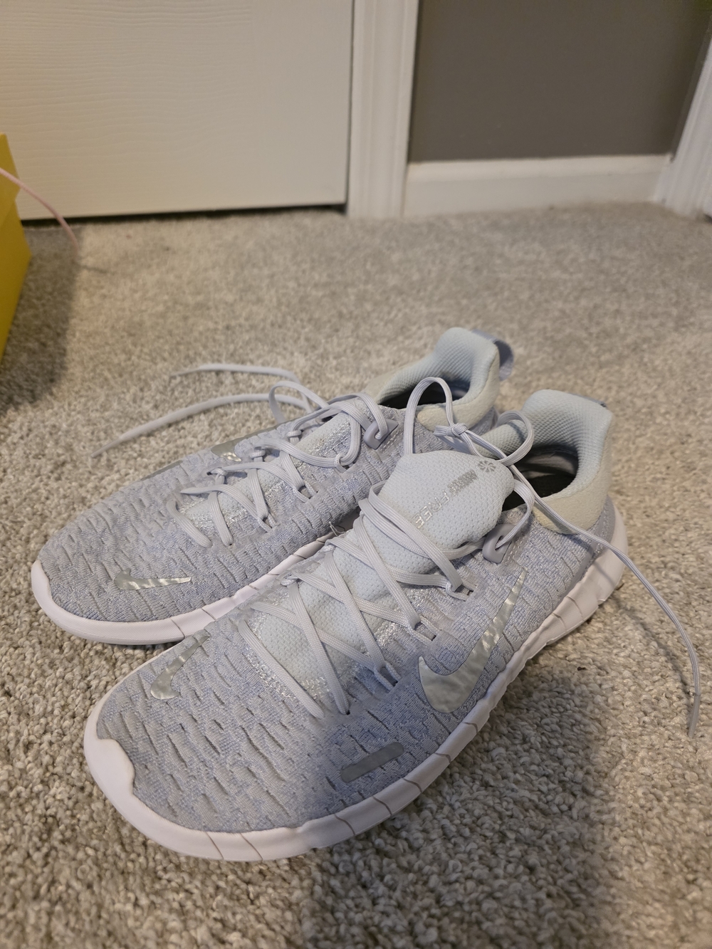 Nike Light Gray Running Shoes